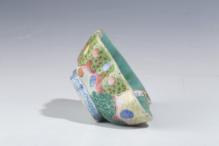 古玩陶瓷晚清·粉彩蝴蝶洗拍賣,當前價格880元