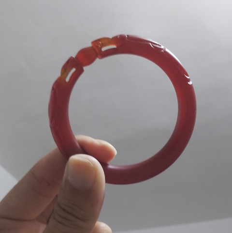 古玩玉器瑪瑙雕“雙龍戲珠”手鐲拍賣,當前價格268元