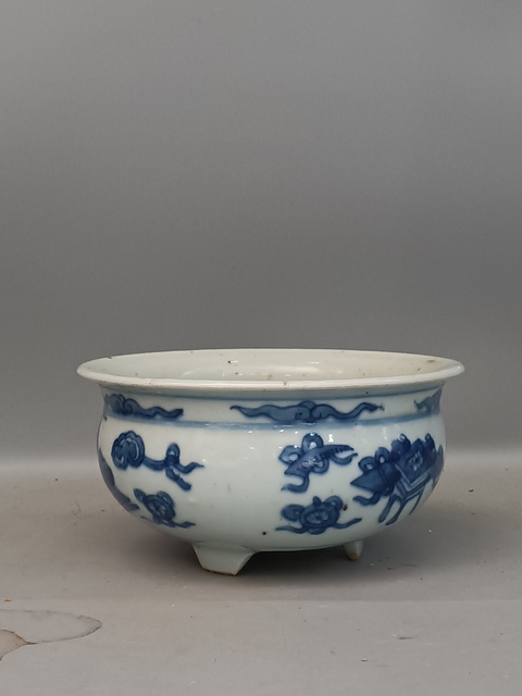 古玩陶瓷青花博古紋三足爐拍賣,當前價格1888元
