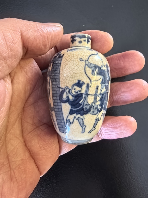 古玩陶瓷道咸煨瓷青花人物故事（旗開得勝）紋鼻煙壺拍賣，當前價格6888元