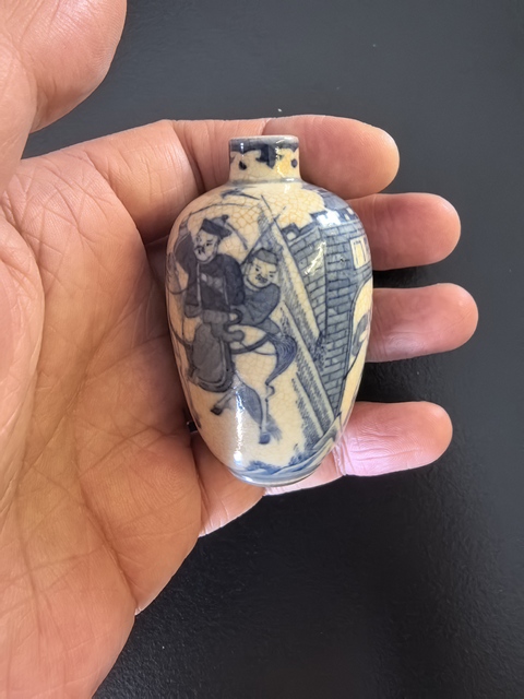 古玩陶瓷道咸煨瓷青花人物故事（旗開得勝）紋鼻煙壺拍賣，當前價格6888元