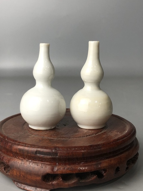 古玩陶瓷（精品文房件）清康熙·白釉葫蘆瓶一對拍賣，當前價格0元