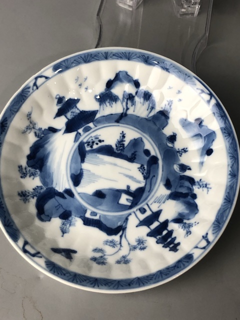 古玩陶瓷(精品賞碟)清康熙·青花模印山水人物碟·一對拍賣,當前價格0元