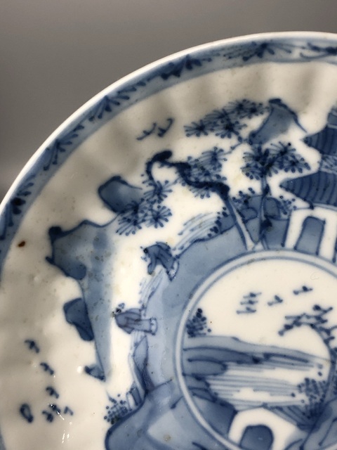 古玩陶瓷(精品賞碟)清康熙·青花模印山水人物碟·一對拍賣,當前價格0元