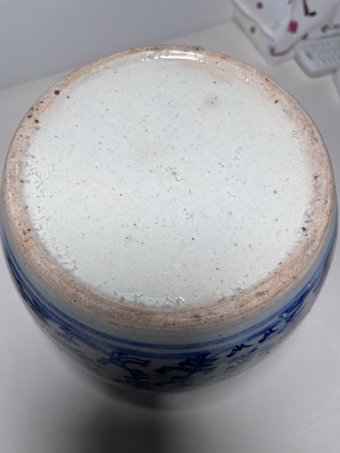 古玩陶瓷清中晚青花淡描花卉紋喜字罐拍賣，當(dāng)前價(jià)格350元