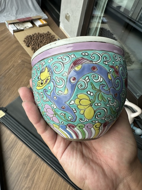 古玩陶瓷雍乾·粉彩龍穿花紋案缸真品鑒賞圖