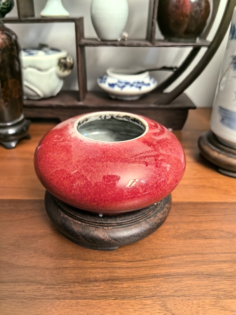 古玩陶瓷清中期乾隆郎紅釉飛碟型水盂拍賣，當(dāng)前價(jià)格3500元
