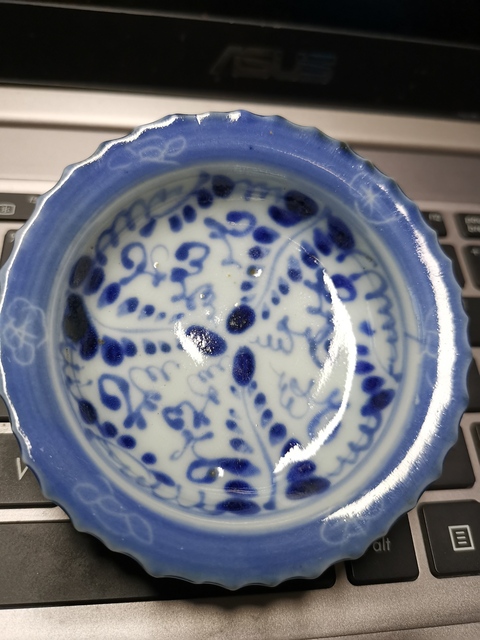 古玩陶瓷清中期,花卉紋青花盤拍賣,當前價格666元