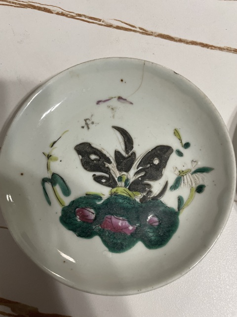 古玩陶瓷花蝶紋粉彩盤拍賣,當前價格100元