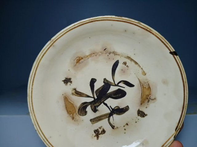 古玩陶瓷磁州窯白地黑花盤拍賣,當(dāng)前價格230元
