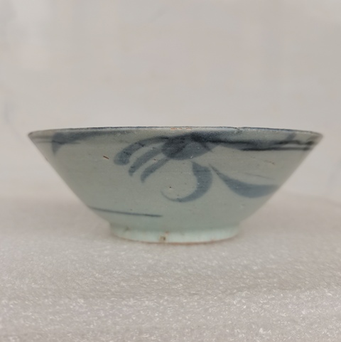 古玩陶瓷青花花卉紋斗笠碗拍賣,當前價格0元