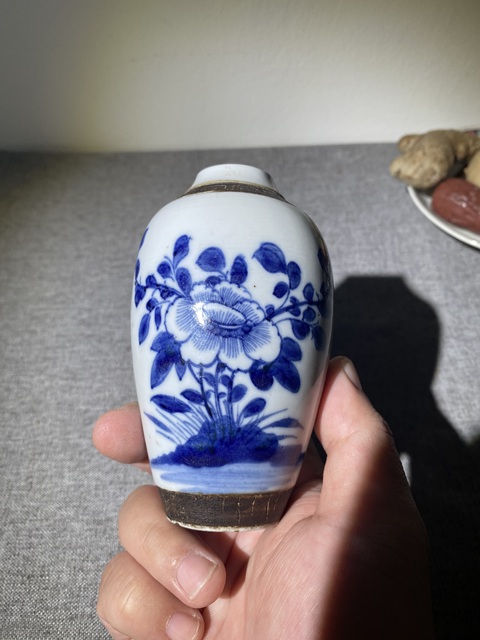古玩陶瓷清乾隆·青花花卉瓶拍賣,當前價格688元