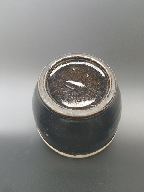 古玩陶瓷清～磁州窯黑釉小缸拍賣，當前價格388元