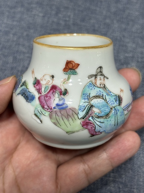 古玩陶瓷粉彩愛蓮圖水盂拍賣,當前價格10000元