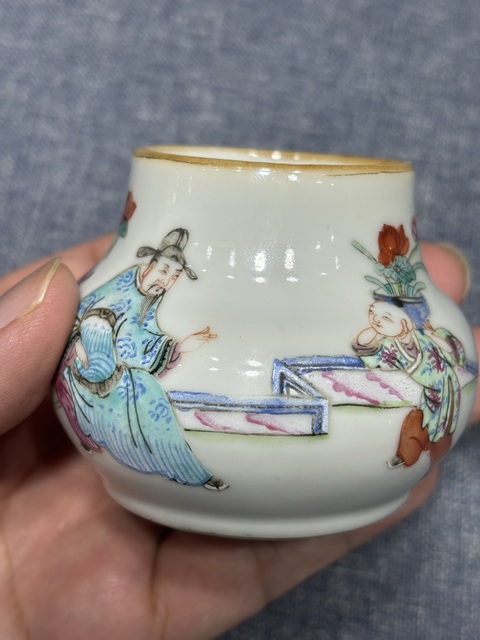 古玩陶瓷粉彩愛蓮圖水盂拍賣,當前價格10000元