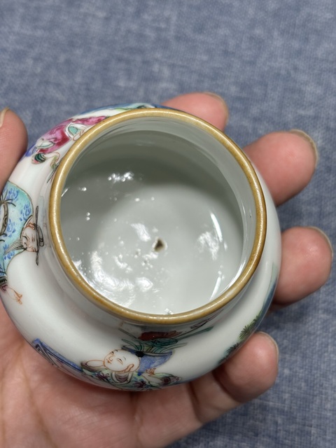 古玩陶瓷粉彩愛蓮圖水盂拍賣,當前價格10000元