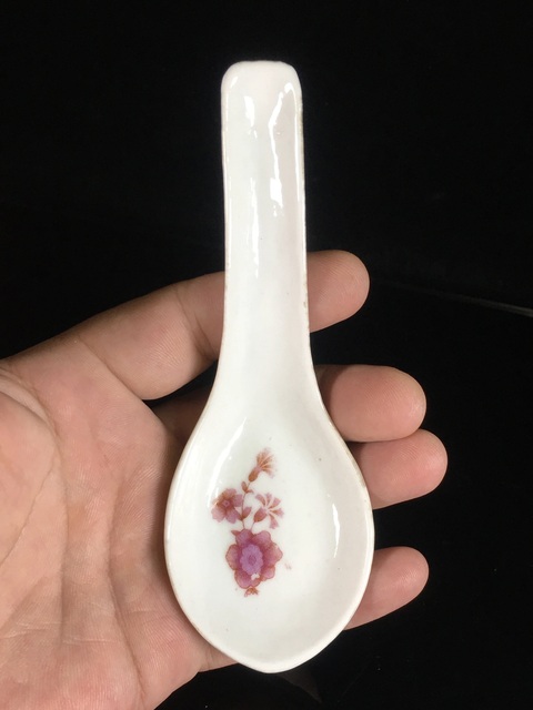 古玩陶瓷晚清民國時期·粉彩花卉紋、青花玲瓏瓷等調羹六只一套拍賣，當前價格288元