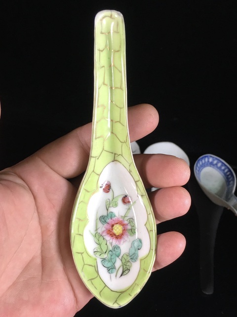 古玩陶瓷晚清民國時期·粉彩花卉紋、青花玲瓏瓷等調羹六只一套拍賣，當前價格288元
