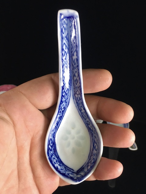 古玩陶瓷晚清民國時期·粉彩花卉紋、青花玲瓏瓷等調羹六只一套拍賣，當前價格288元