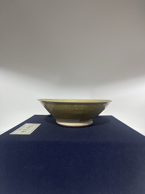 古玩陶瓷宋南定米黃釉唇口碗拍賣,當前價格700元