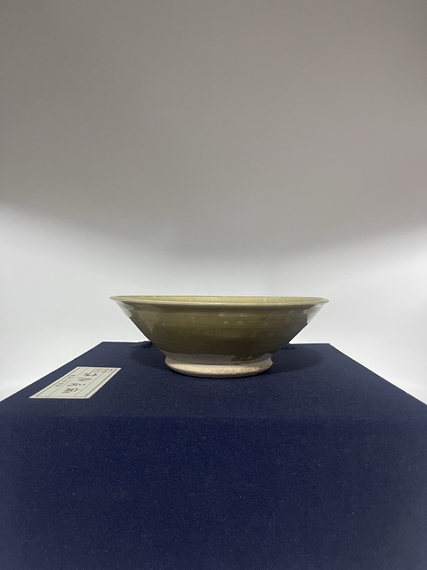 古玩陶瓷宋南定米黃釉唇口碗拍賣,當前價格700元