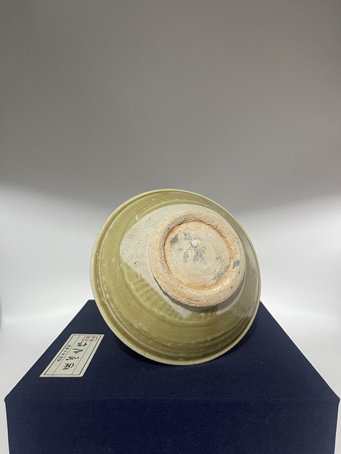 古玩陶瓷宋南定米黃釉唇口碗拍賣,當前價格700元