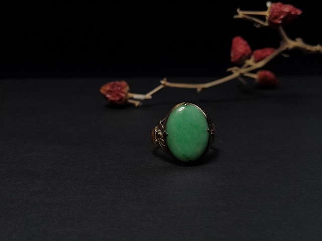 古玩玉器天然清代翡翠鑲嵌戒指拍賣(mài)，當(dāng)前價(jià)格2300元