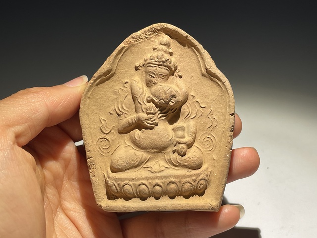古玩雜項清代.金剛薩埵雙身像擦擦拍賣,當前價格0元