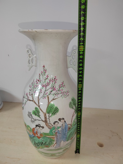 古玩陶瓷仕女紋彩繪瓶拍賣,當前價格700元
