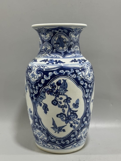 古玩陶瓷花鳥紋青花瓶拍賣，當前價格700元