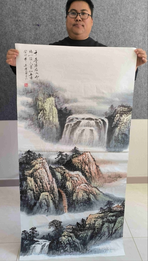 古玩字畫帶合影,授權拍賣 山東省美協會員、知名畫家何玉潔作品:千尋瀑布入云端拍賣,當前價格550元