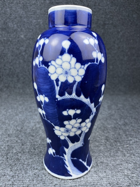 古玩陶瓷冰梅雞腿瓶拍賣，當前價格1800元