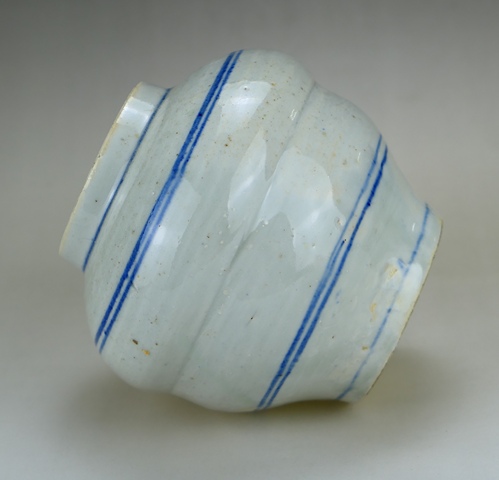 古玩陶瓷明代.青花線條紋罐拍賣，當前價格388元