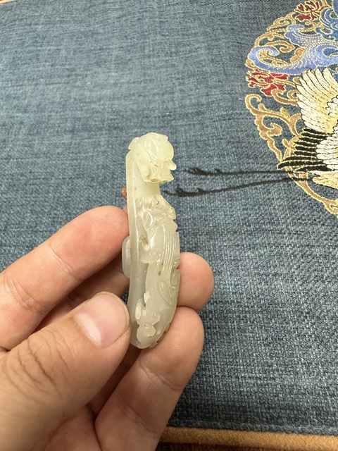 古玩陶瓷清代和田玉蒼龍教子帶鉤拍賣,當(dāng)前價格2300元
