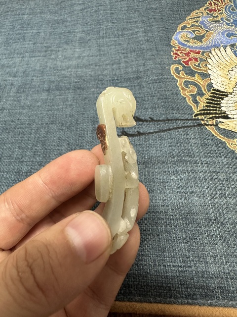 古玩陶瓷清代和田玉蒼龍教子帶鉤拍賣,當(dāng)前價格2300元