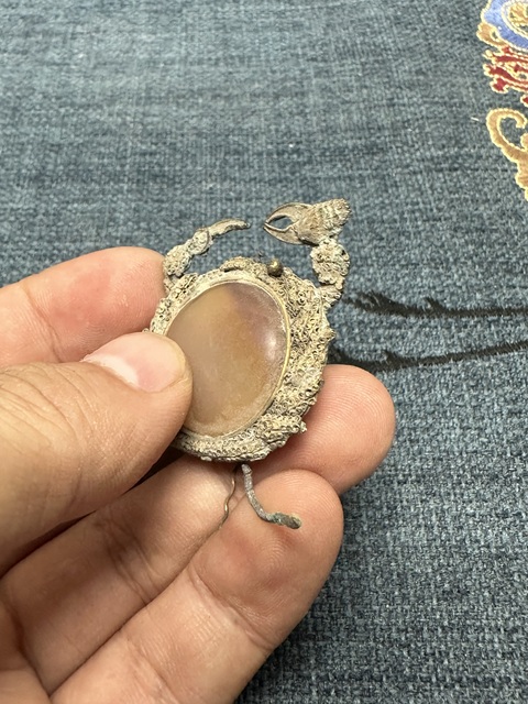 古玩陶瓷清代二甲傳臚銀飾嵌瑪瑙拍賣,當前價格289元