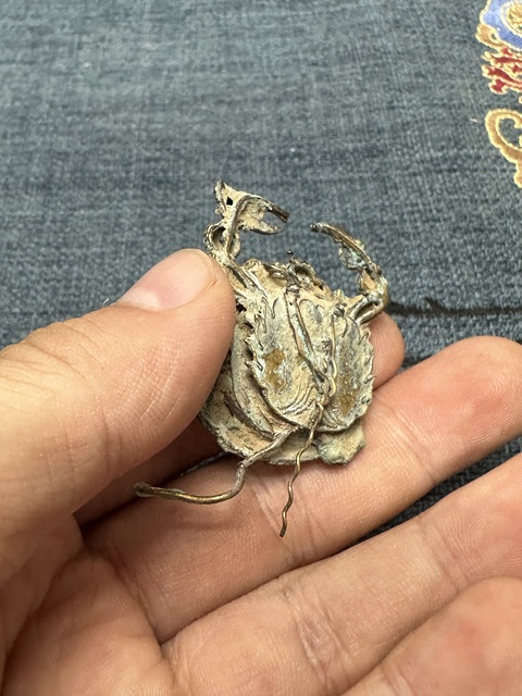 古玩陶瓷清代二甲傳臚銀飾嵌瑪瑙拍賣,當前價格289元