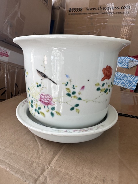 古玩陶瓷粉彩花鳥紋花盆拍賣,當前價格3500元