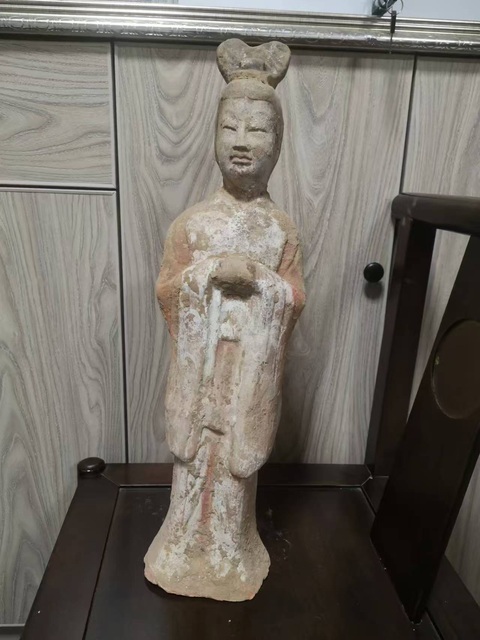 古玩陶瓷唐·文官俑拍賣,當前價格7500元