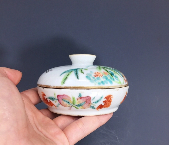 古玩陶瓷晚清粉彩福壽花鳥紋蓋盒拍賣,當前價格2900元