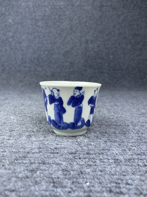 古玩陶瓷青花八仙人物壓手杯拍賣,當前價格2888元