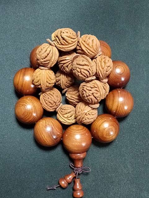 古玩雜項兩條手串拍賣，當前價格200元