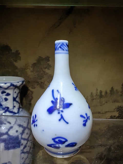 古玩陶瓷康熙花卉紋青花錐把瓶拍賣,當前價格1885元
