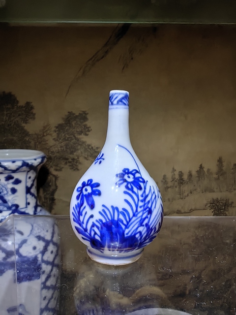 古玩陶瓷康熙花卉紋青花錐把瓶拍賣,當前價格1885元