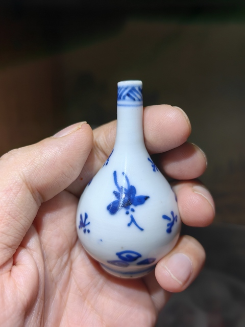 古玩陶瓷康熙花卉紋青花錐把瓶拍賣,當前價格1885元