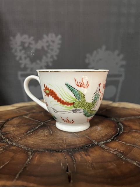古玩陶瓷民國粉彩龍鳳紋茶杯拍賣，當前價格180元