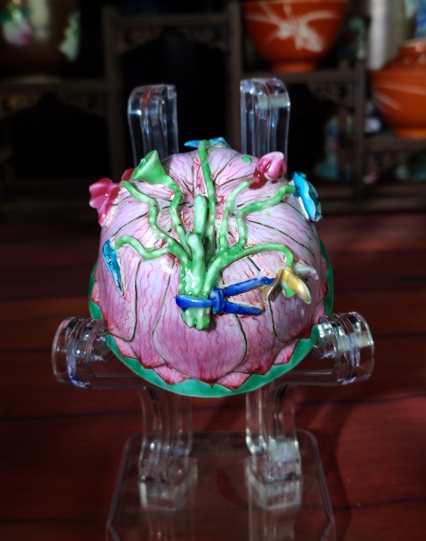 古玩陶瓷【雍乾精品孤品】粉彩蓮花形周敦頤愛蓮圖杯碟拍賣,當前價格88888元
