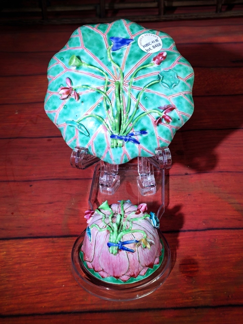 古玩陶瓷【雍乾精品孤品】粉彩蓮花形周敦頤愛蓮圖杯碟拍賣,當前價格88888元