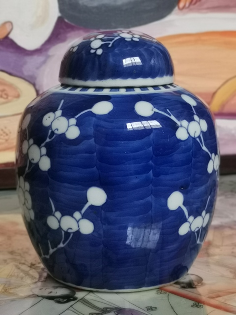古玩陶瓷精品青花留白冰梅紋蓋罐拍賣，當前價格2288元