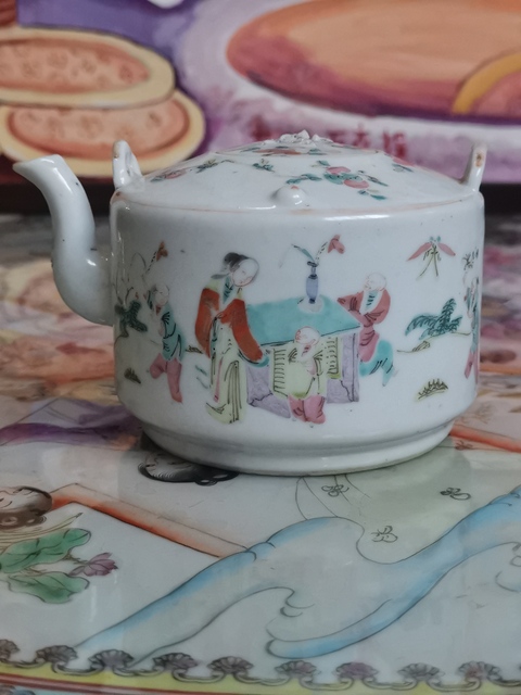 古玩陶瓷精品同治粉彩五子奪魁圖茶壺拍賣,當前價格2588元